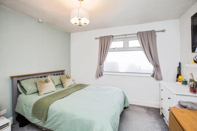 2 bed Semi-Detached for sale Image 11