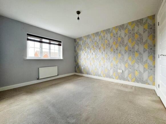 4 bed Detached to rent Image 6