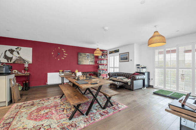 Sitting/Dining Area