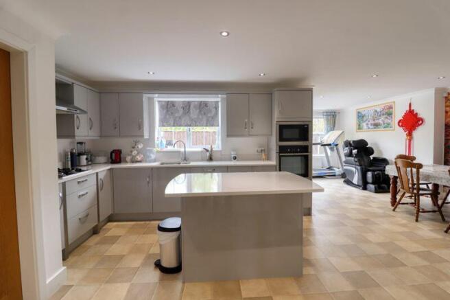 Kitchen/Dining Room