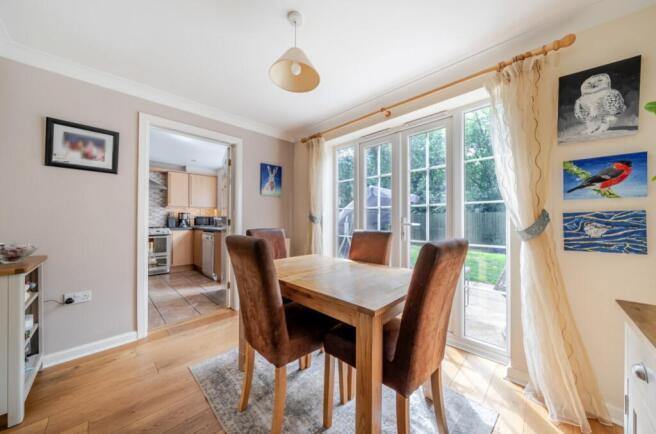 4 bed Link Detached House for sale Image 6