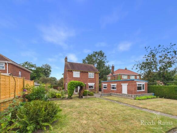 3 bed Detached for sale Image 8