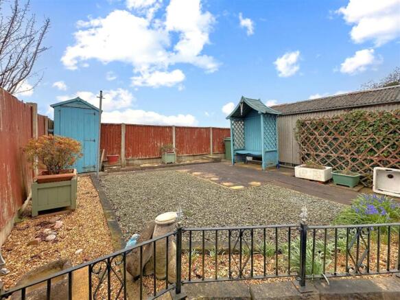 Low-Maintenance Garden 326