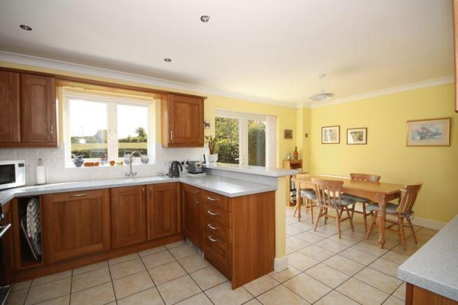 Kitchen/Dining 