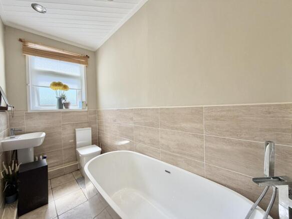 3 bed Terraced for sale Image 11