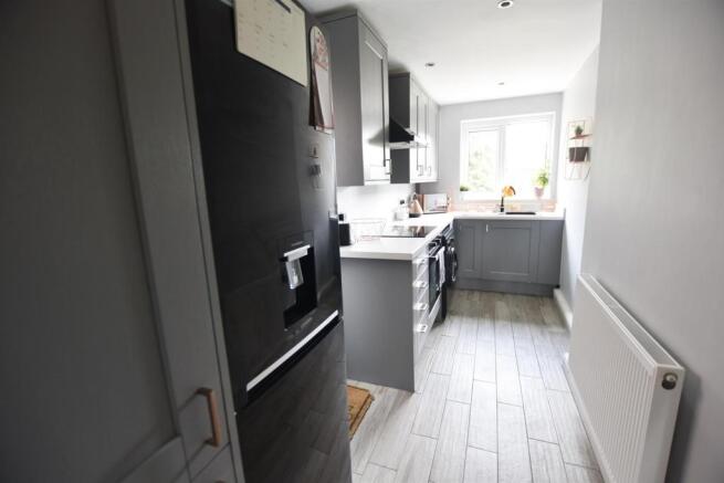 NEWLY FITTED KITCHEN