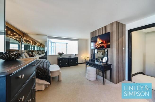2 bed Flat to rent Image 10