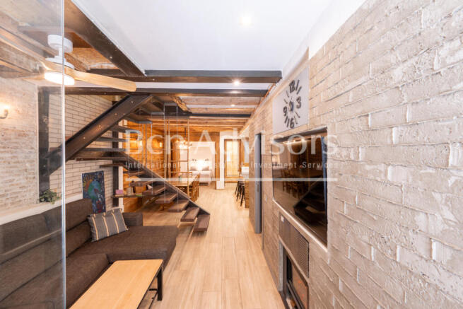 Encantador-duplex-con-patio-y-elementos-origina...