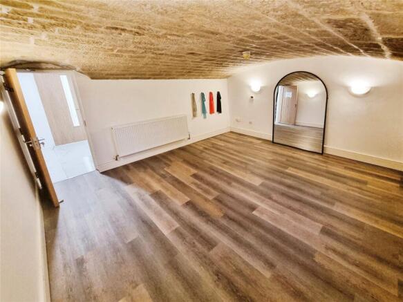 1 bed Detached to rent Image 10