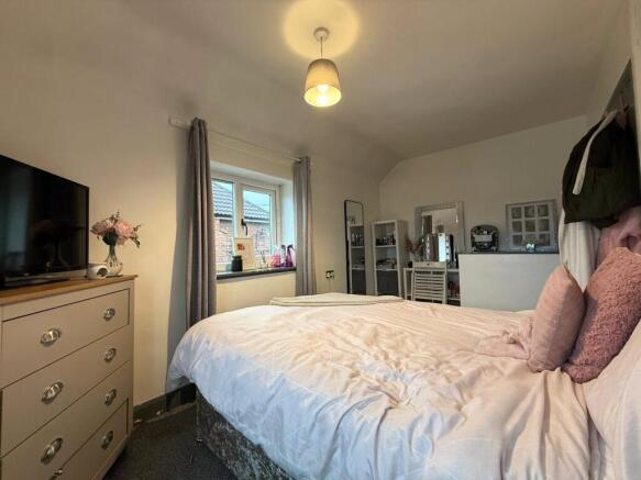3 bed Semi-Detached for sale Image 10
