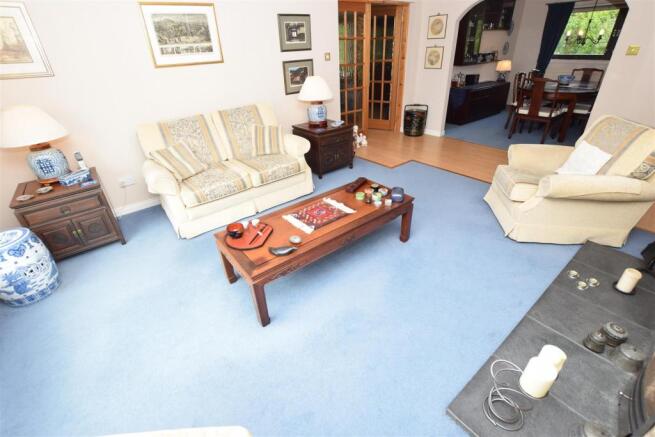 Lounge 2.JPG