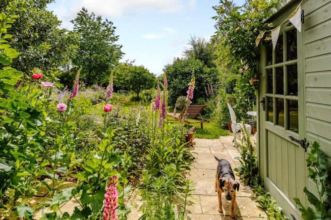 Garden & Store