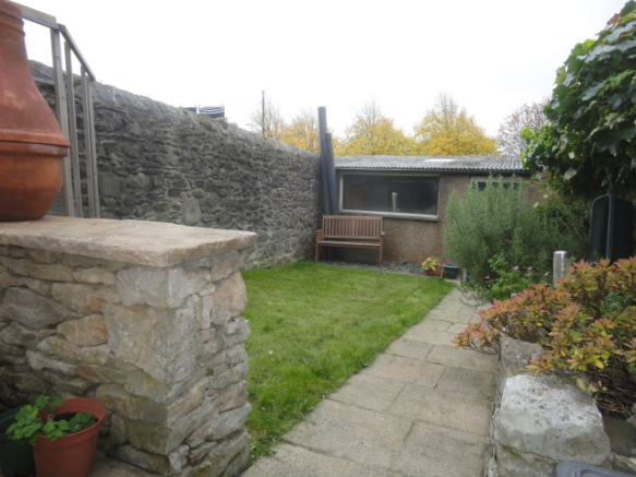 Photo 10