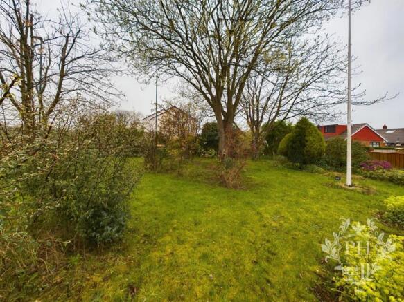 3 bed Detached Bungalow for sale Image 12