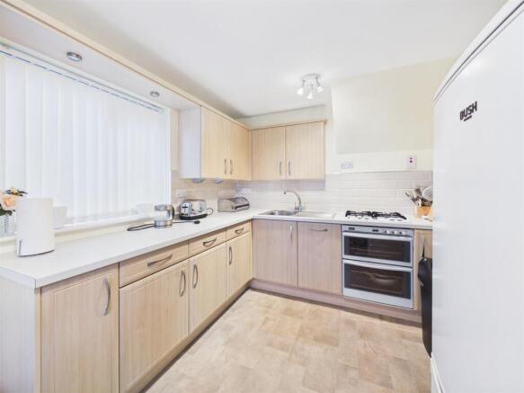 3 bed Semi-Detached for sale Image 5