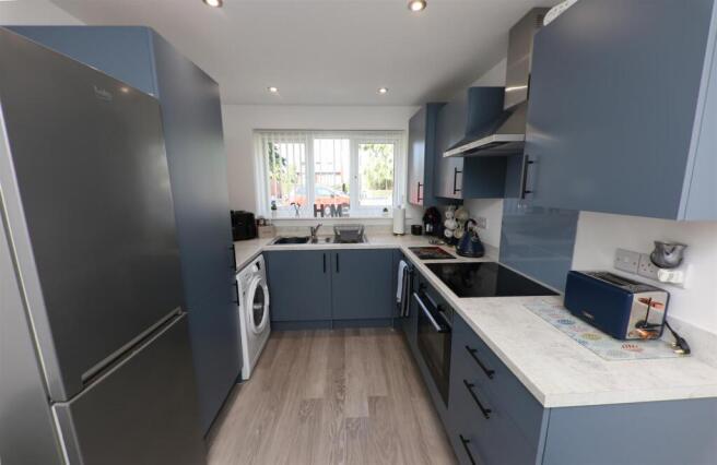 3 bed Semi-Detached for sale Image 10