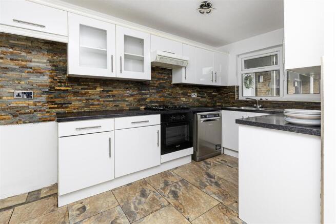 3 bed Terraced for sale Image 2