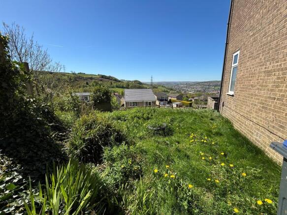 4 bed Detached for sale Image 11