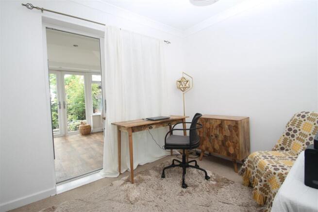 2 bed Semi-Detached Bungalow for sale Image 6