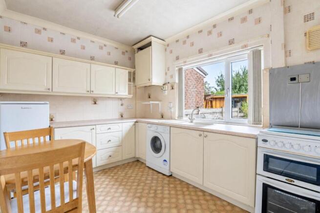 3 bed Semi-Detached for sale Image 11