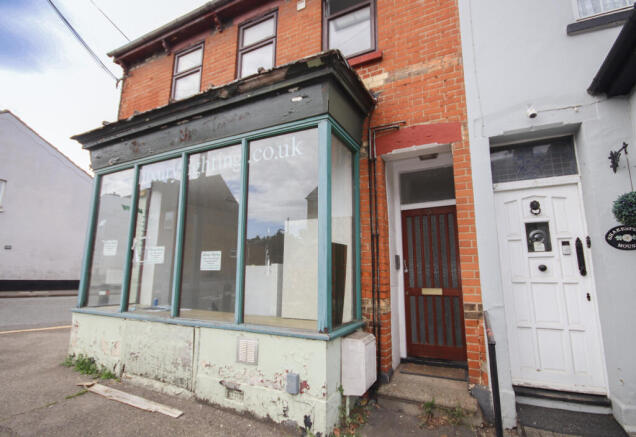 Well Located One Bedroom First Floor Maisonette