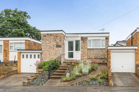 CHAIN FREE Spacious Bungalow Nearly 1000sq ft