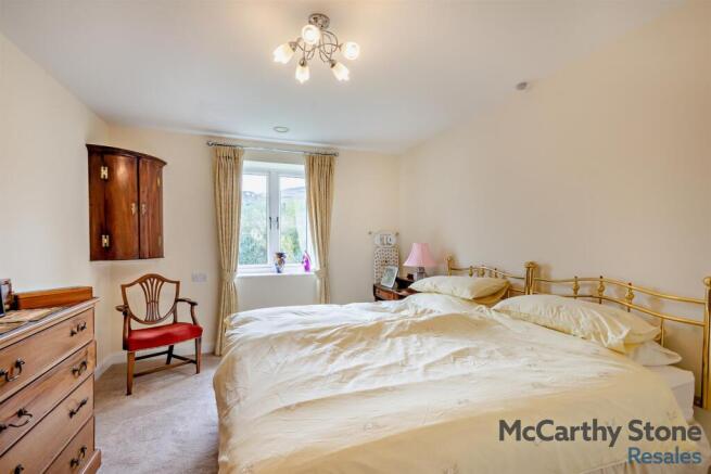 2 bed Apartment for sale Image 6