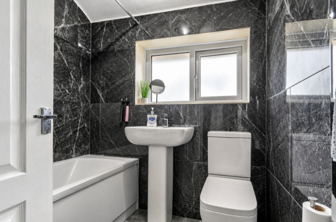 3 bed Semi-Detached for sale Image 4