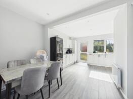 51, Thompson Lane, Shipley BD17 7LX