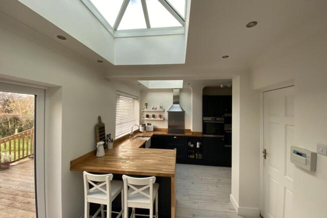 KITCHEN DINING ROOM