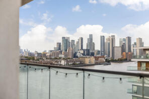 Flat 804, 4 Iverson Point, Harrison Walk, London SE10 0YN