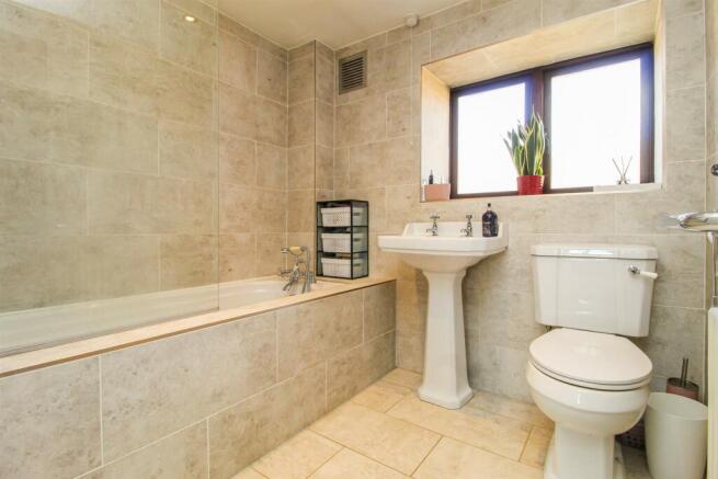 BATHROOM/W.C.