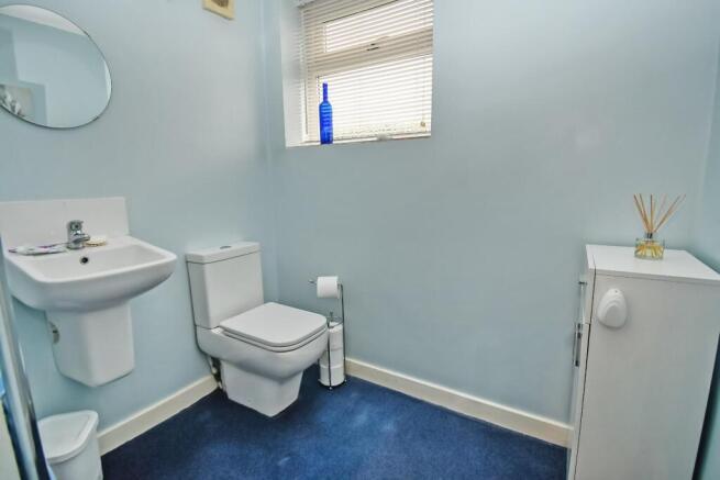 3 bed Link Detached House for sale Image 12