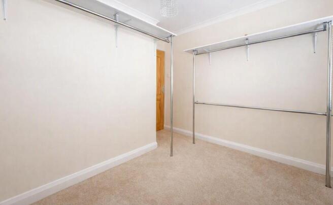 4 bed Detached for sale Image 7