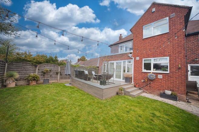 6 bed Detached for sale Image 4