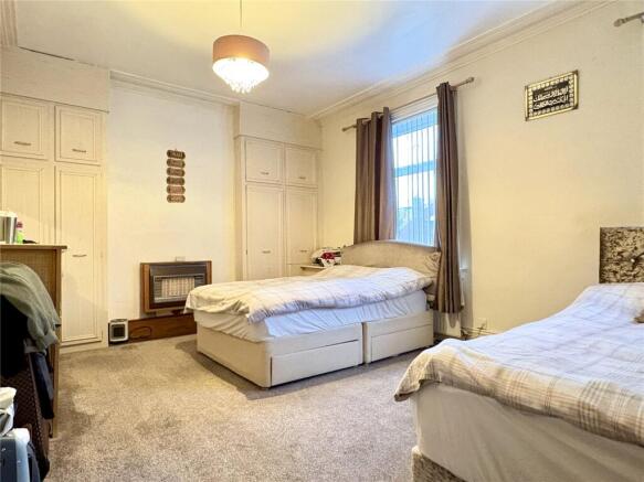 5 bed Terraced for sale Image 6
