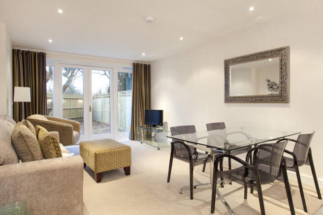 Living/dining area