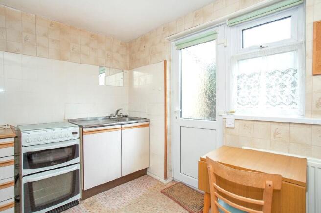 Kitchen 2.jpg