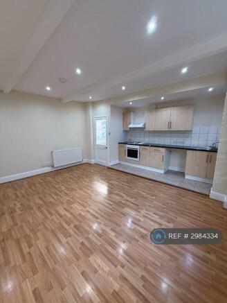 2 bed Flat to rent Image 5