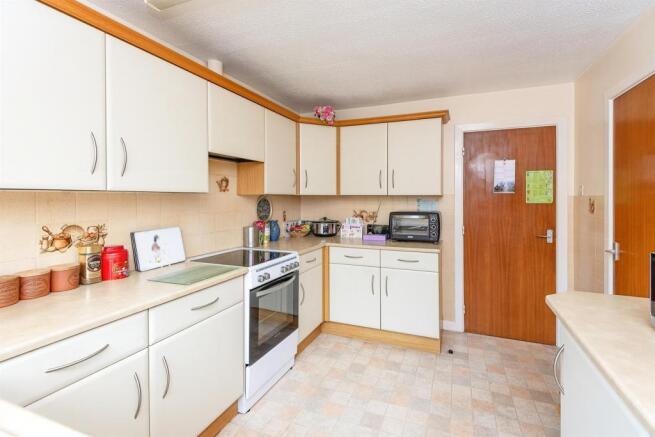Kitchen: