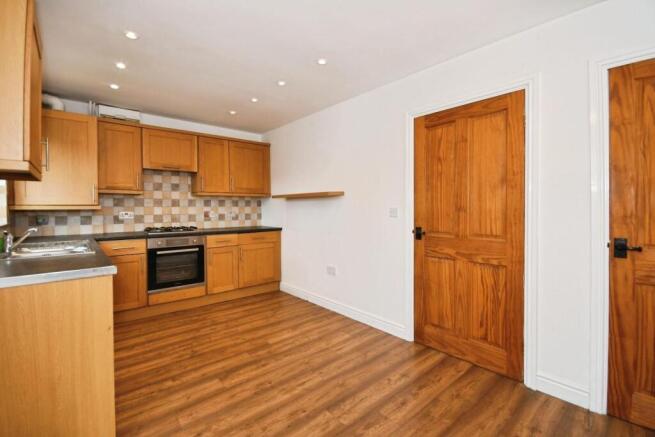 KITCHEN 02.jpg