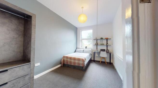 5 bed Flat to rent Image 4