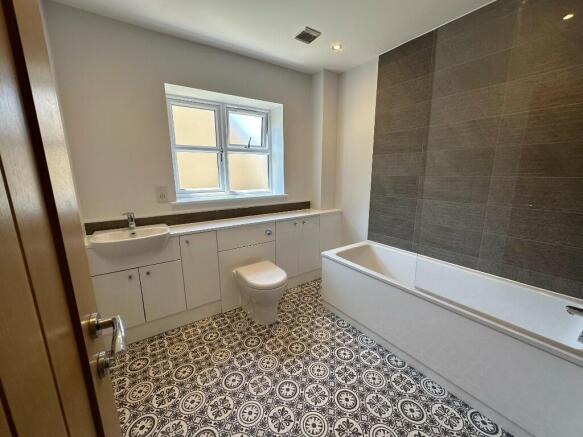 FAMILY BATHROOM