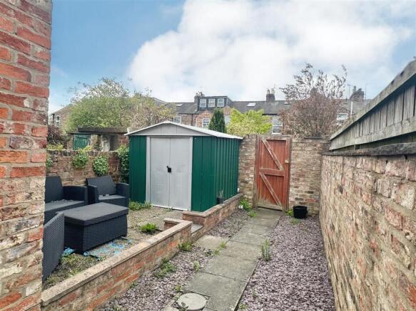 5 bed Terraced for sale Image 8