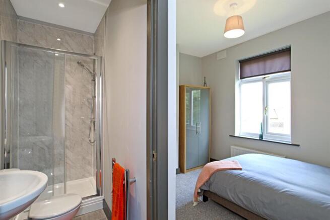 4 bed Terraced for sale Image 8