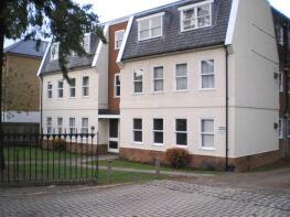6, Swallow Court, Hertford SG14 1NZ