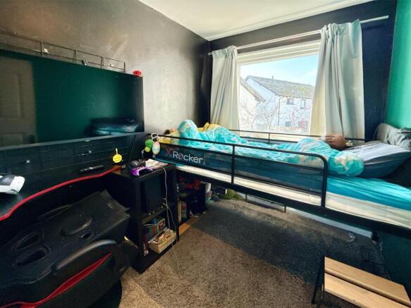 Bed 3.JPG