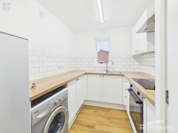 bbf08b3a79a64af3b11491a8def96384_80_CAM03852G0-PR0