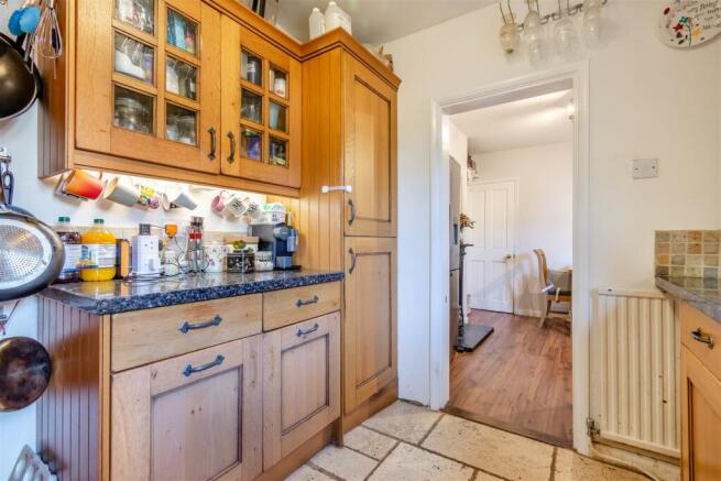 8592645-interior11.jpg