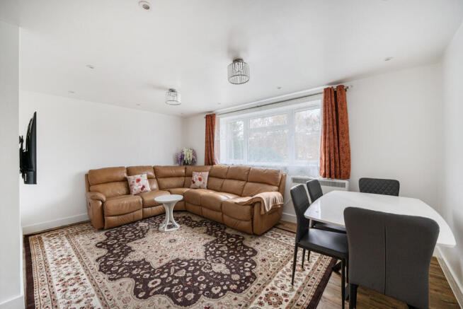 1386610-9-6931681...